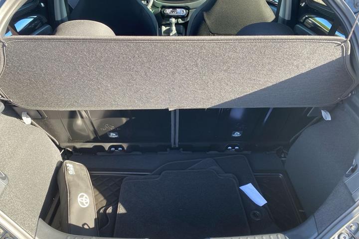 Sort Toyota Aygo X fra 2024