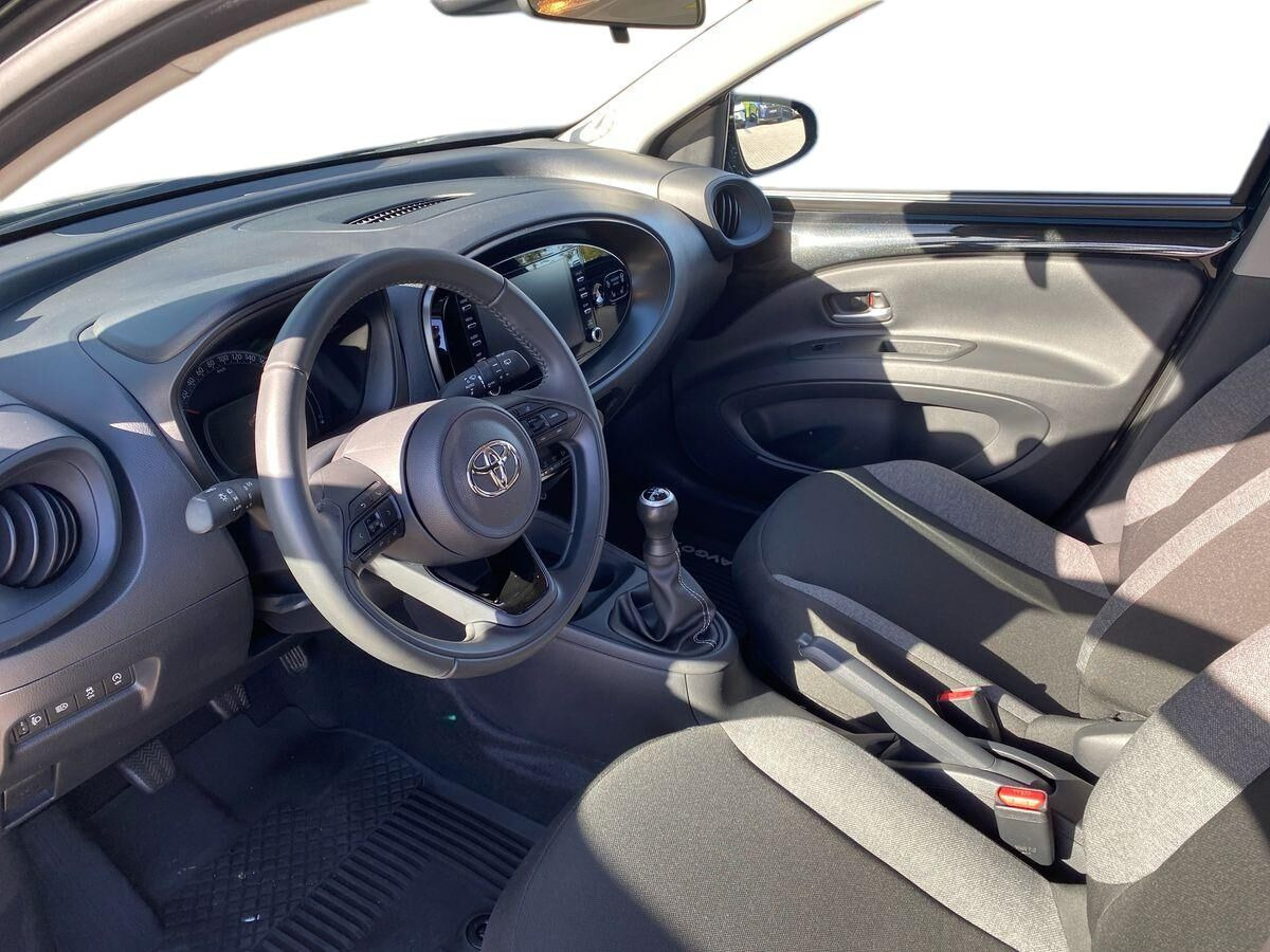 Sort Toyota Aygo X fra 2024