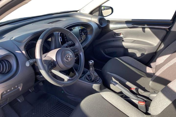 Sort Toyota Aygo X fra 2024