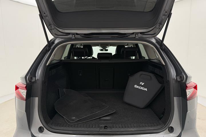 Grå Skoda Enyaq fra 2022