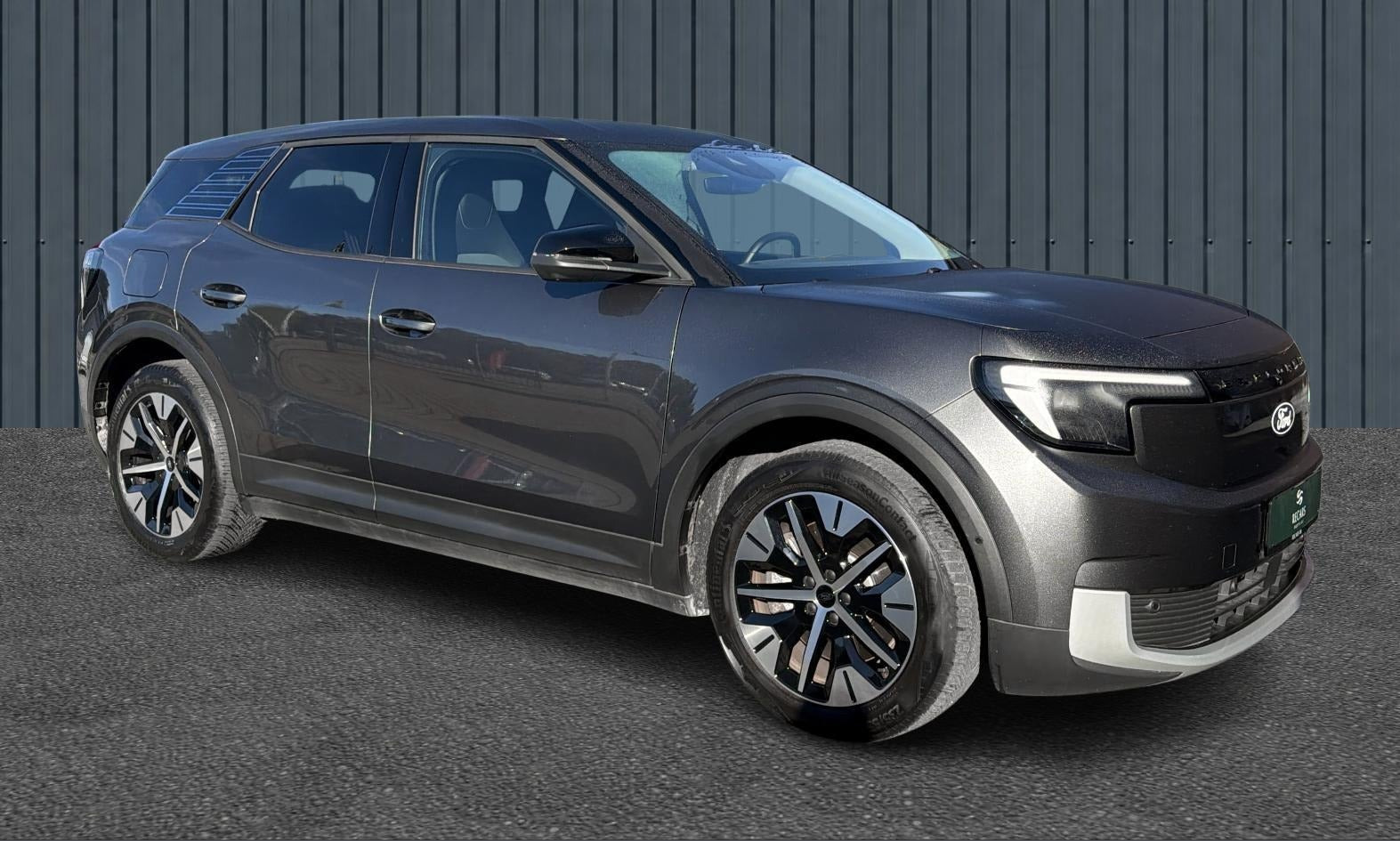 Ford Explorer 77 Select Extended Range