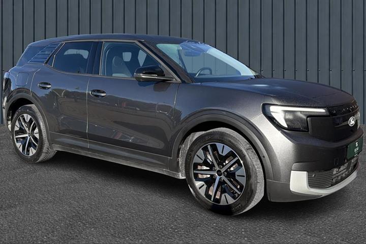 Grå Ford Explorer fra 2025 set udefra