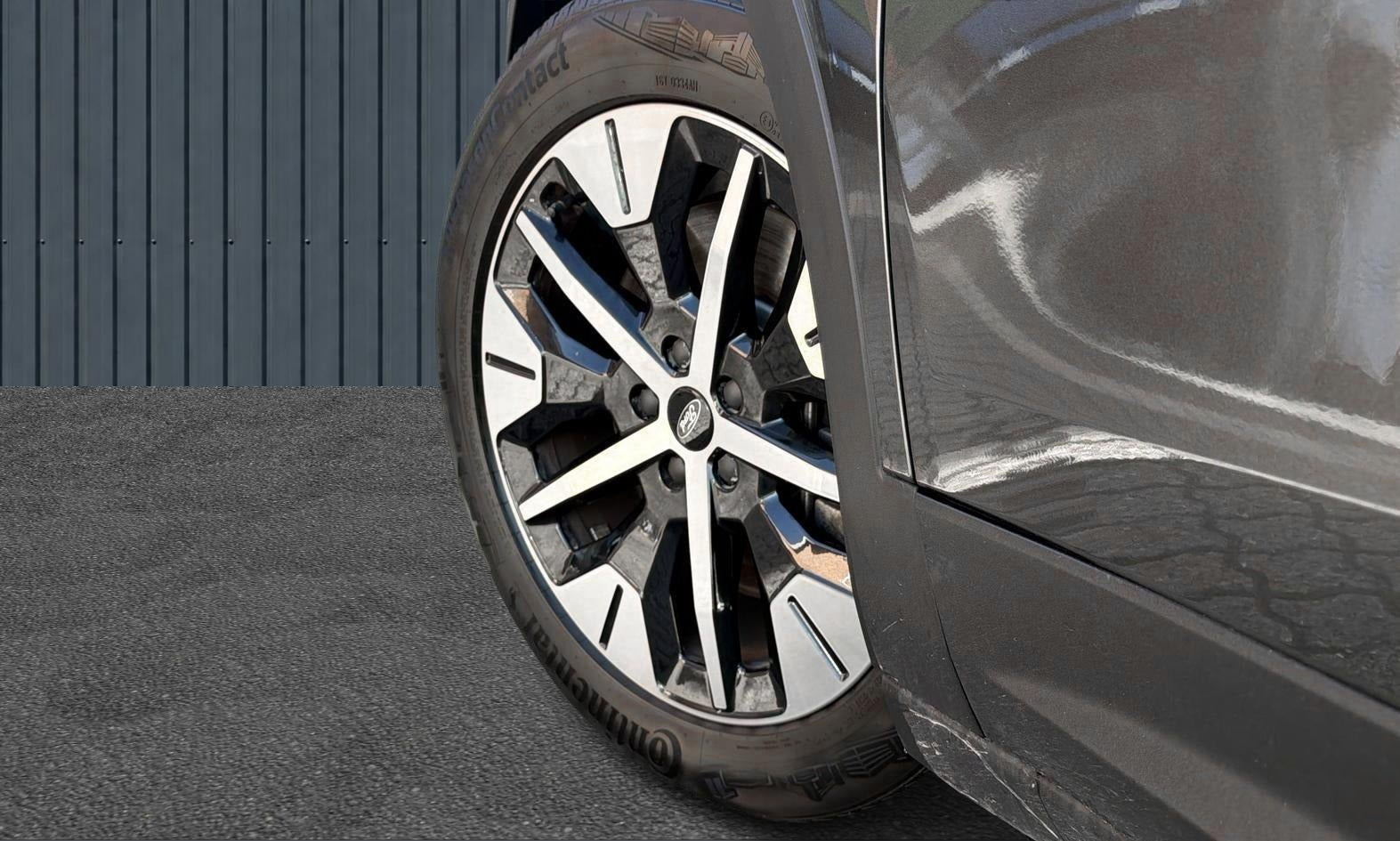 Grå Ford Explorer fra 2025