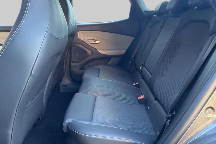 Grå Ford Explorer fra 2025
