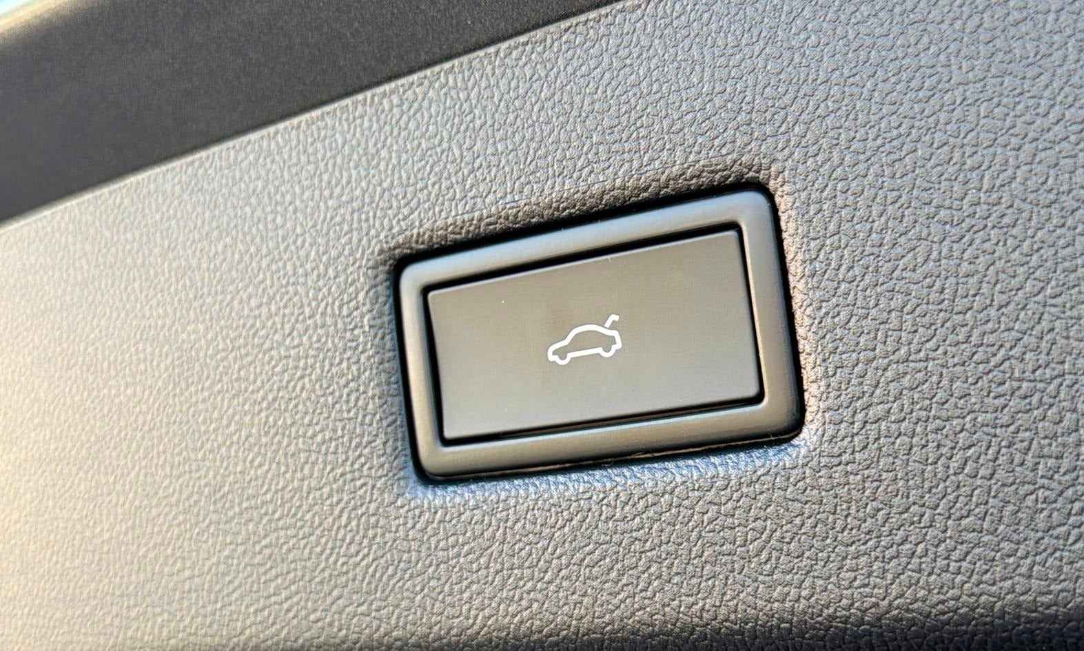 Grå Ford Explorer fra 2025