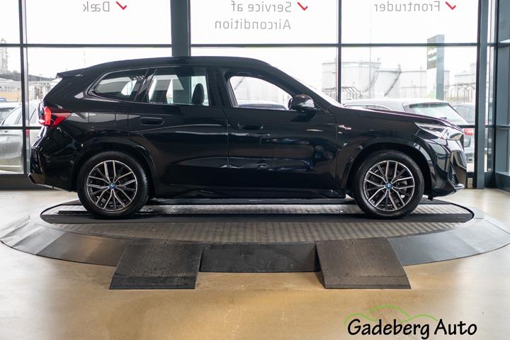 Sort BMW iX1 fra 2023