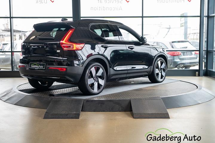 Sort Volvo XC40 fra 2023