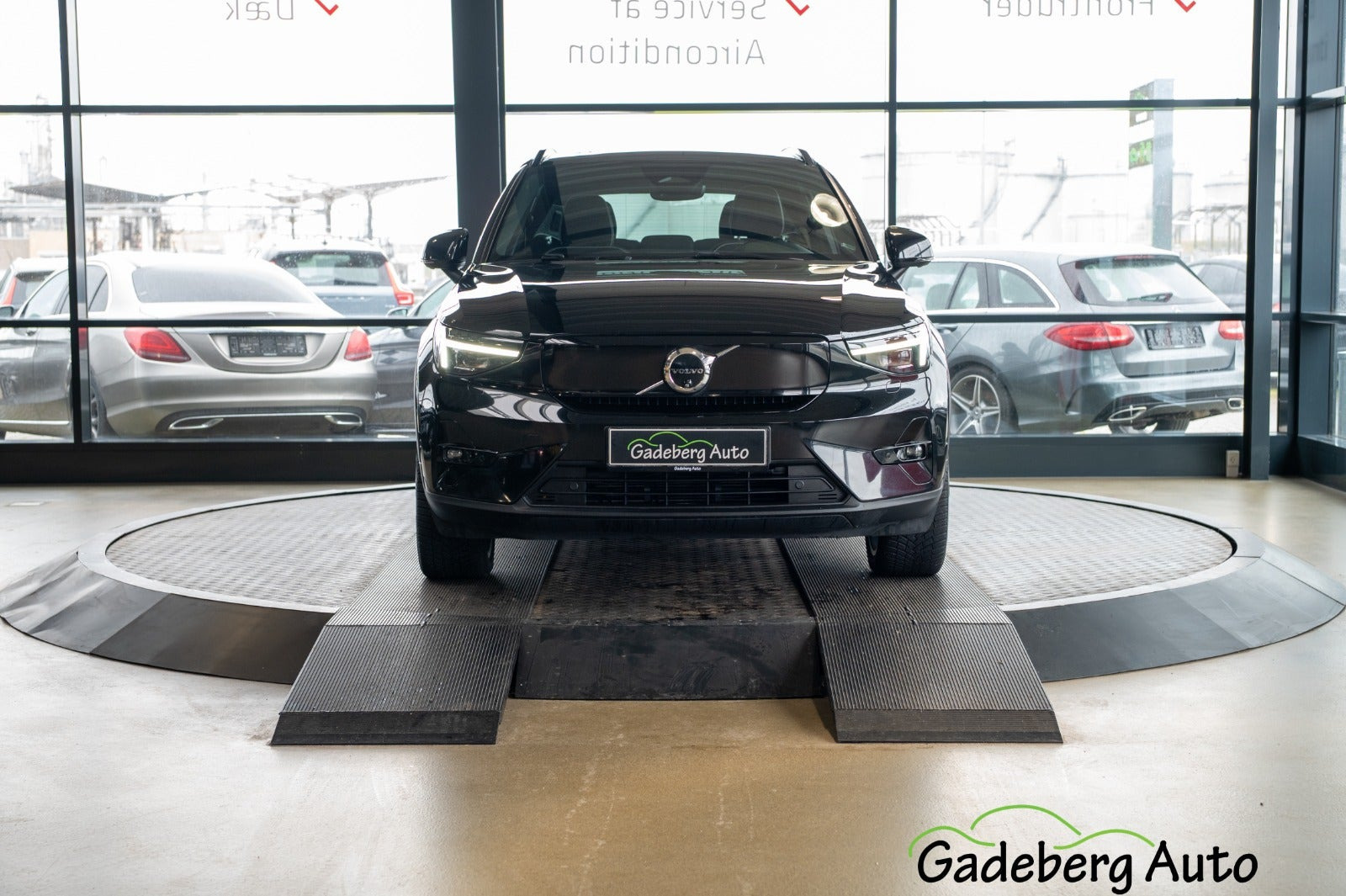 Sort Volvo XC40 fra 2023