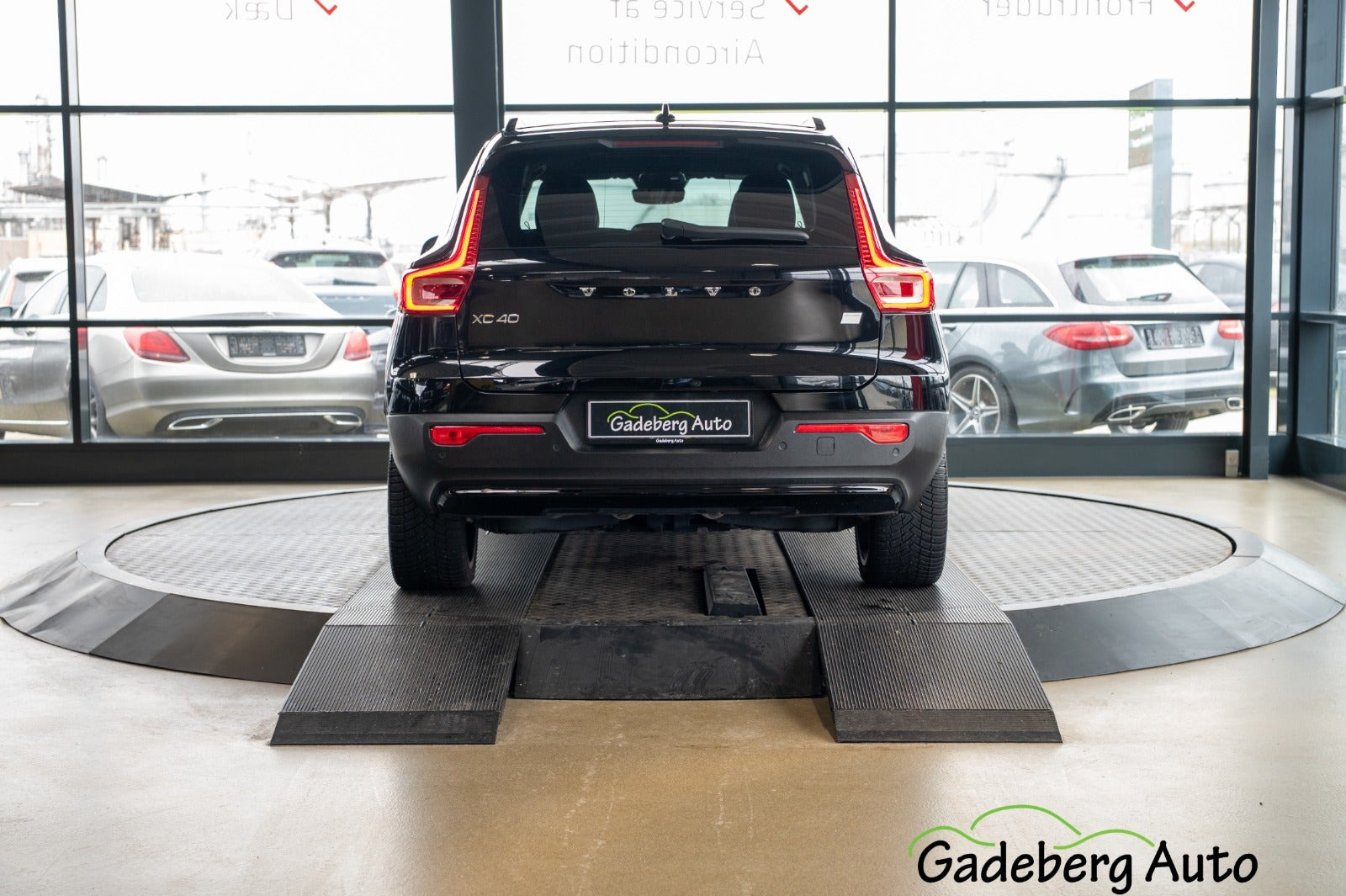 Sort Volvo XC40 fra 2023