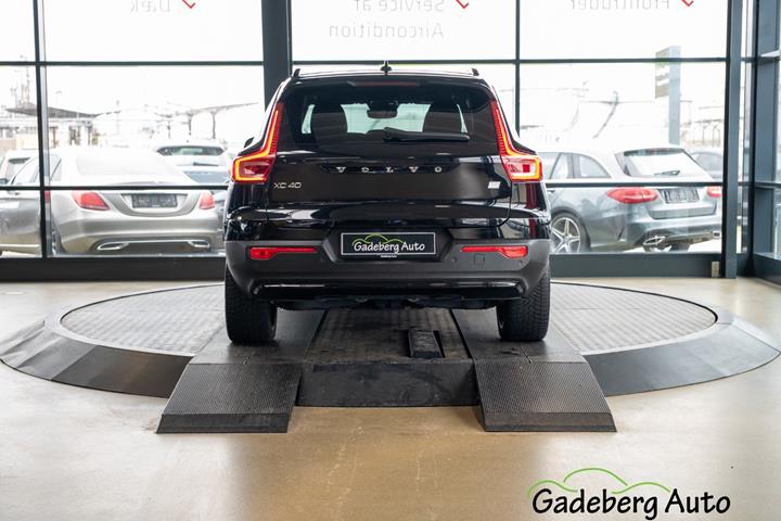 Sort Volvo XC40 fra 2023