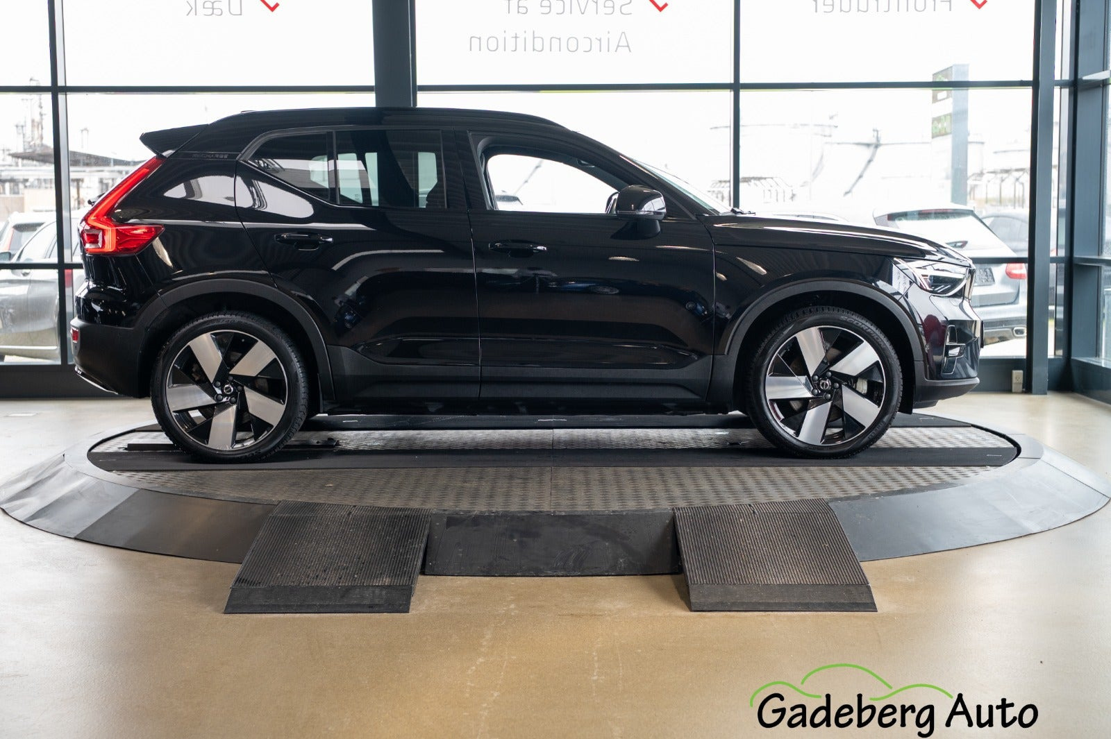 Sort Volvo XC40 fra 2023