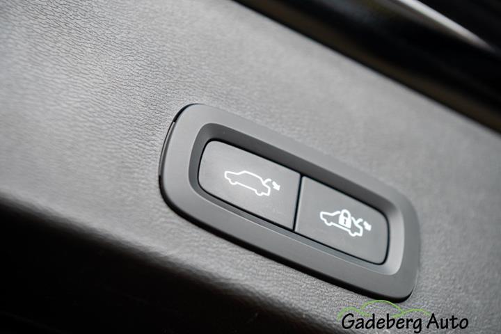 Sort Volvo XC40 fra 2023