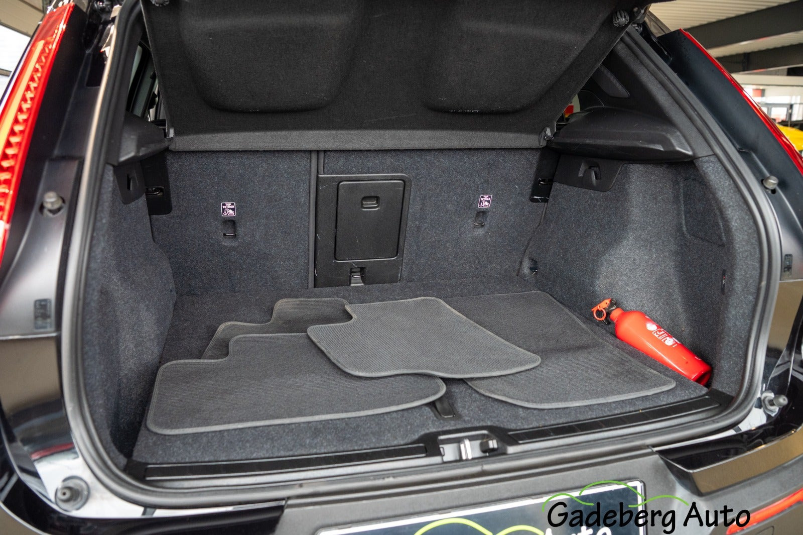 Sort Volvo XC40 fra 2023