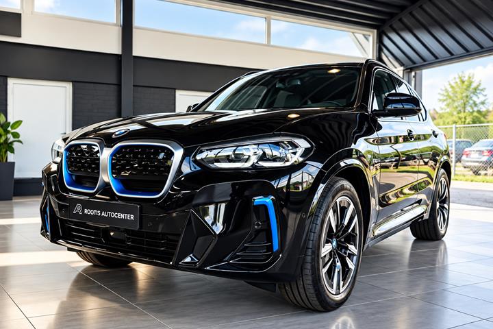 Sort BMW iX3 fra 2023