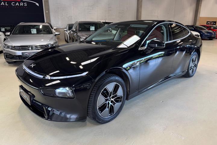 Rød Xpeng P7 fra 2023