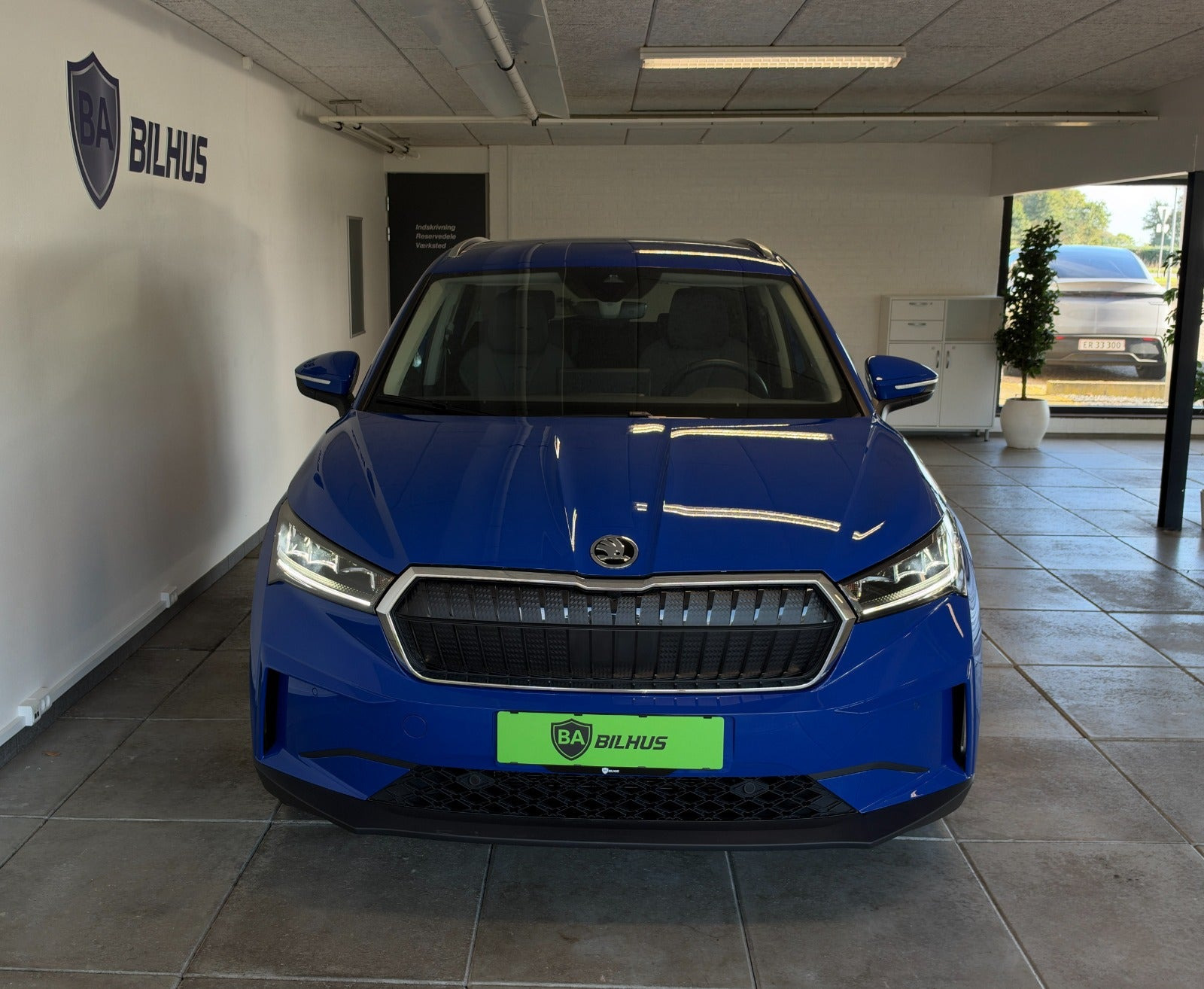 Blå Skoda Enyaq fra 2023