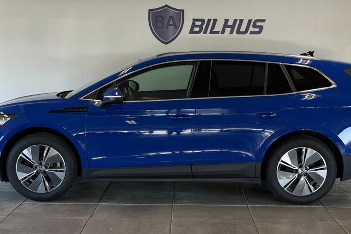 Blå Skoda Enyaq fra 2023
