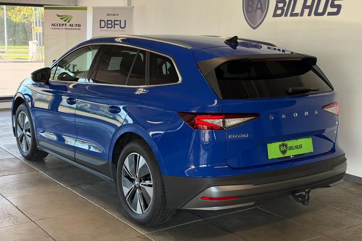 Blå Skoda Enyaq fra 2023