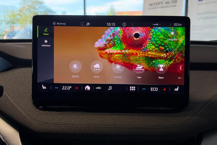 Blå Skoda Enyaq fra 2023