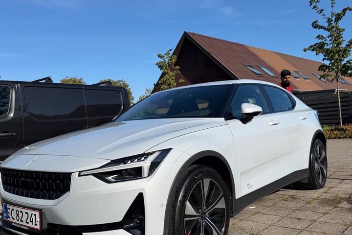Hvid Polestar 2 fra 2023