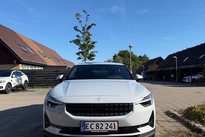 Hvid Polestar 2 fra 2023