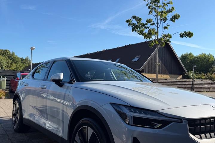 Hvid Polestar 2 fra 2023