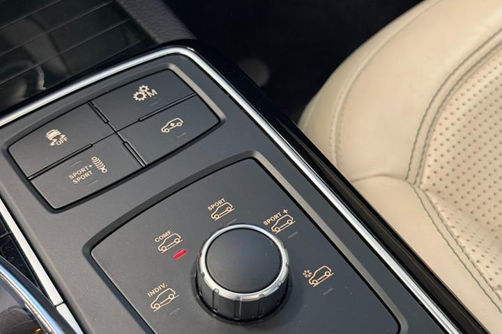 Blå Mercedes GLS63 fra 2018