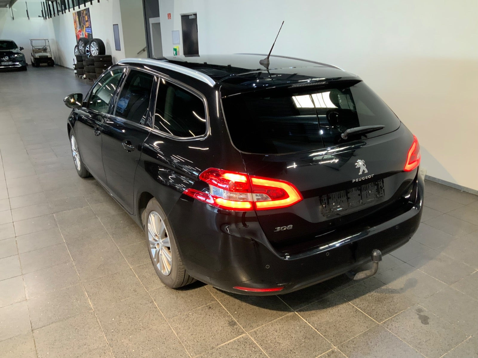 Sort Peugeot 308 fra 2021