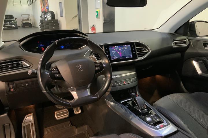 Sort Peugeot 308 fra 2021