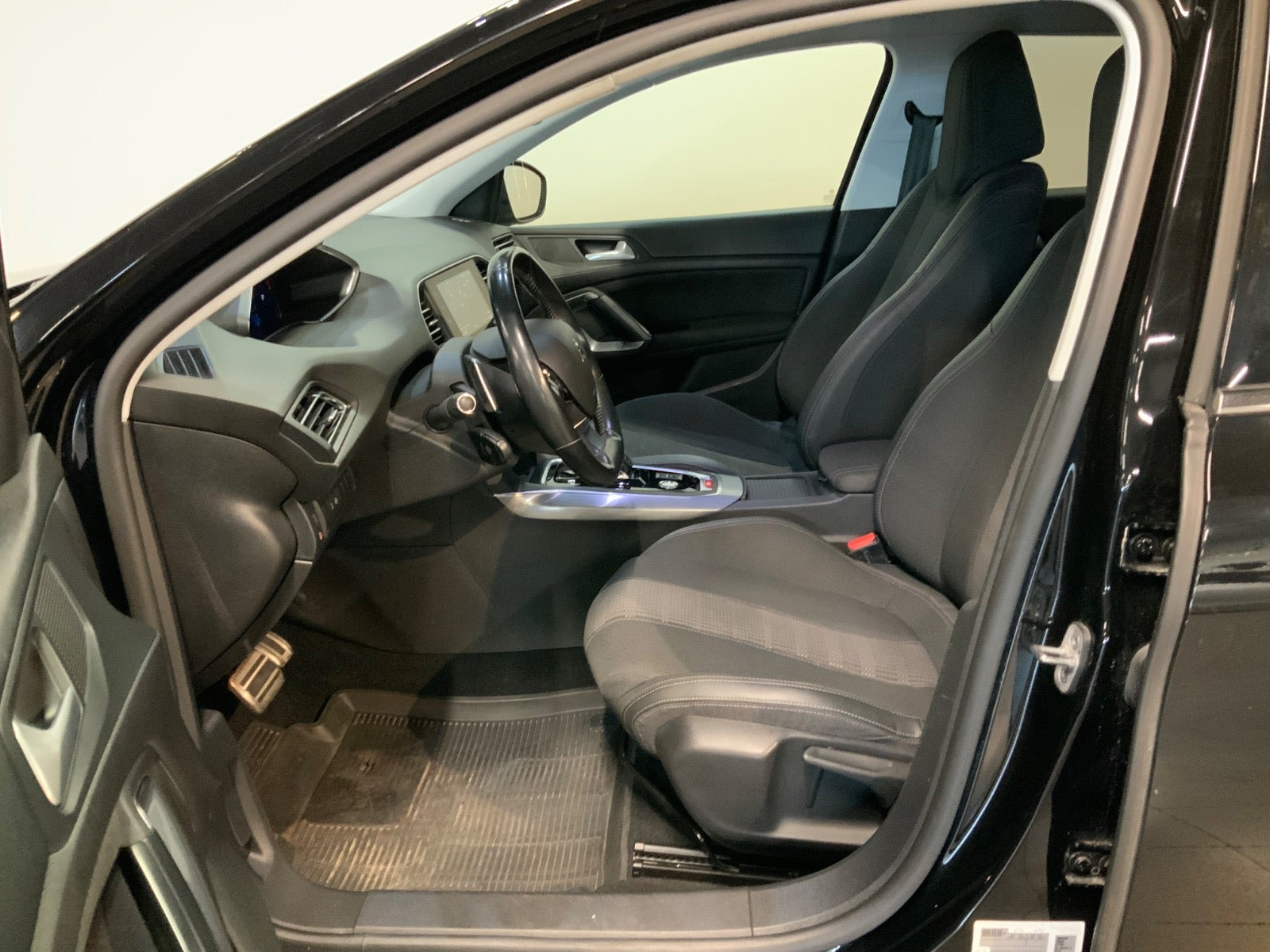 Sort Peugeot 308 fra 2021