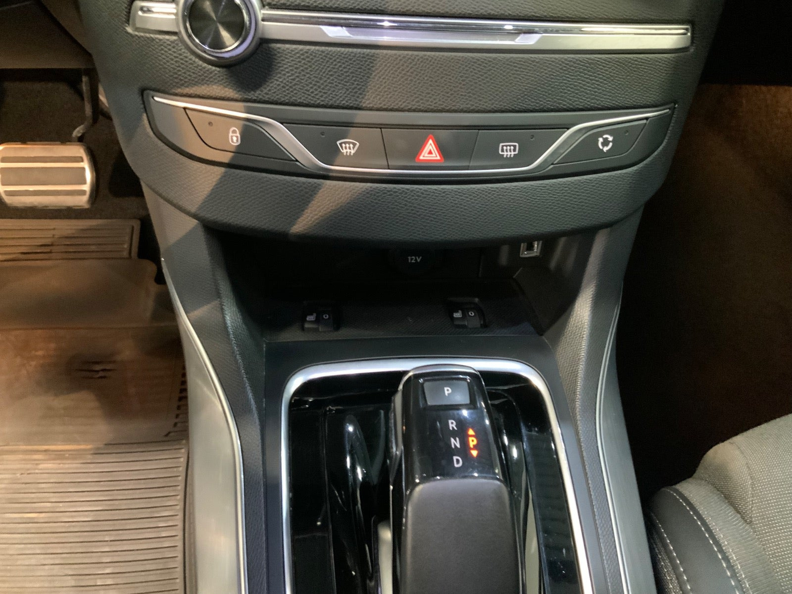 Sort Peugeot 308 fra 2021