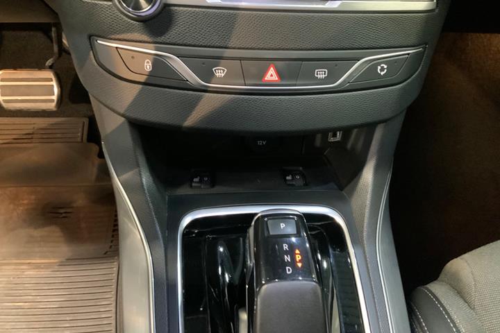 Sort Peugeot 308 fra 2021