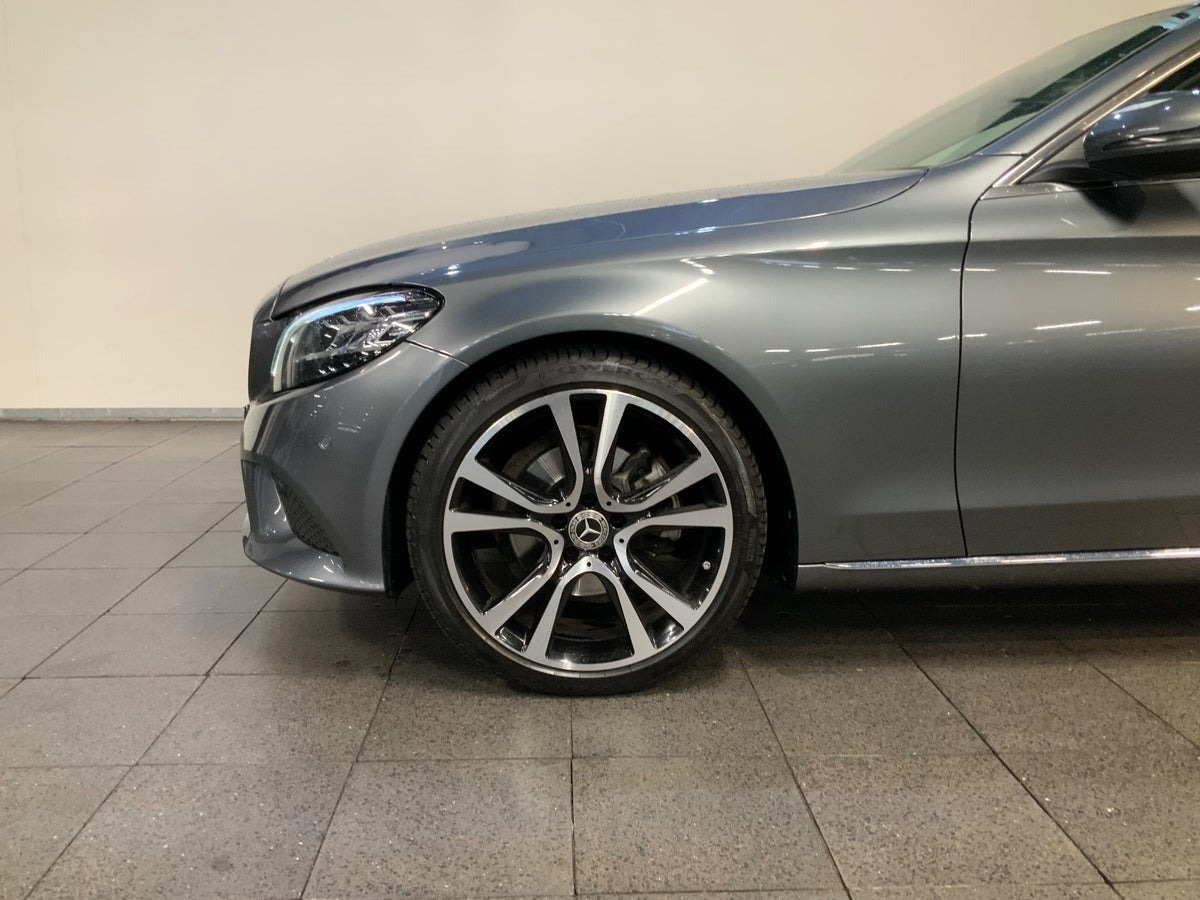 Grå Mercedes C220 d fra 2018