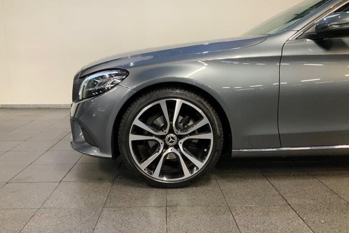Grå Mercedes C220 d fra 2018