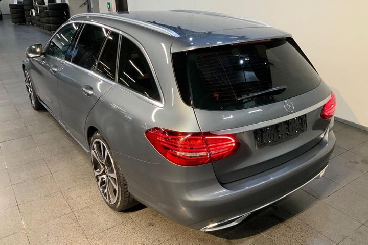 Grå Mercedes C220 d fra 2018