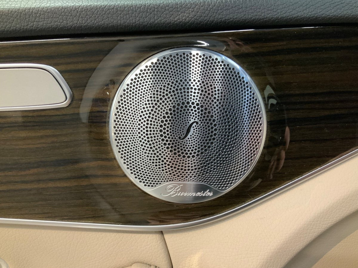 Grå Mercedes C220 d fra 2018