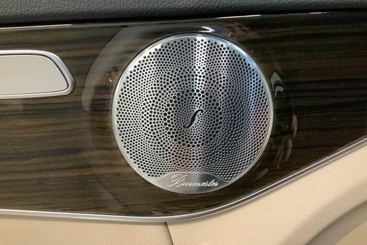 Grå Mercedes C220 d fra 2018
