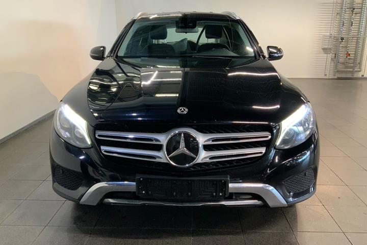 Sort Mercedes GLC300 fra 2018