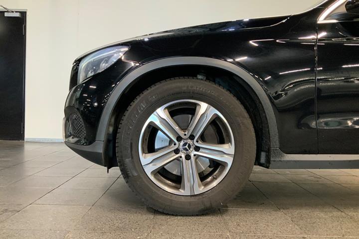 Sort Mercedes GLC300 fra 2018