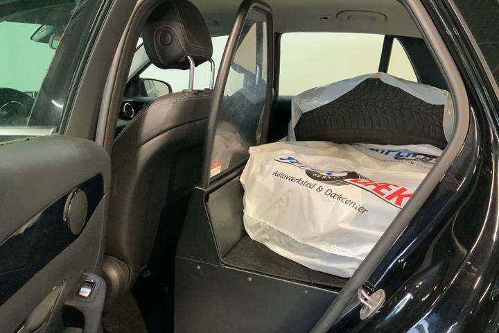 Sort Mercedes GLC300 fra 2018