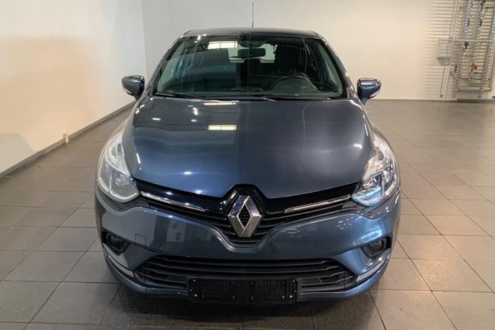 Grå Renault Clio IV fra 2018
