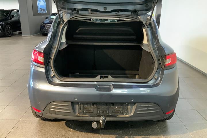 Grå Renault Clio IV fra 2018