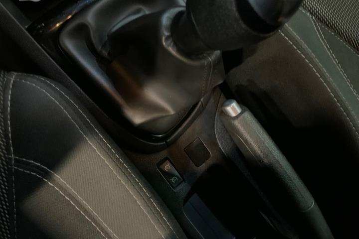 Grå Renault Clio IV fra 2018
