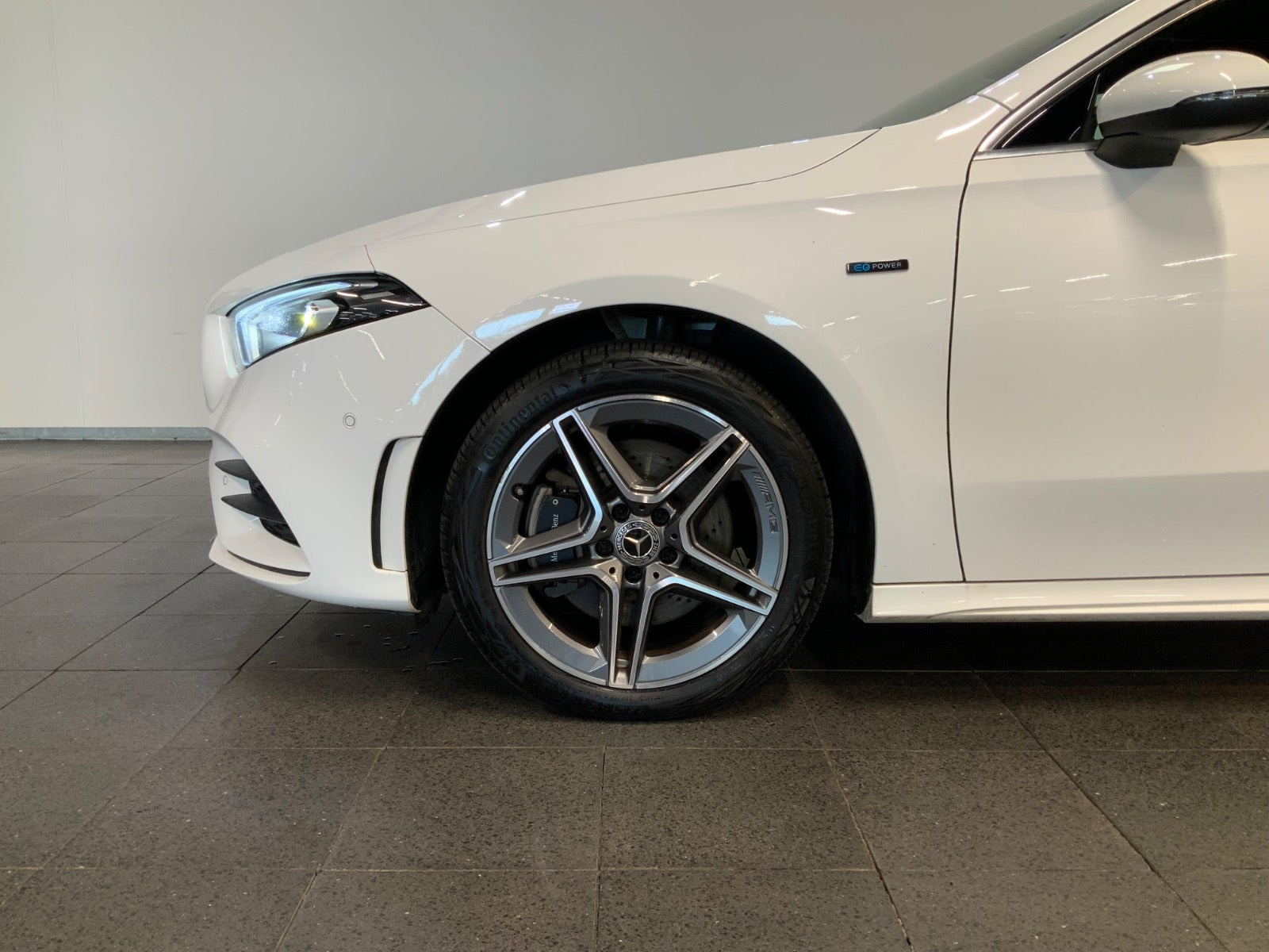 Hvid Mercedes A250 e fra 2021