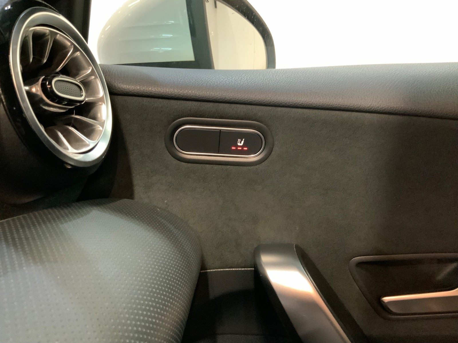 Hvid Mercedes A250 e fra 2021