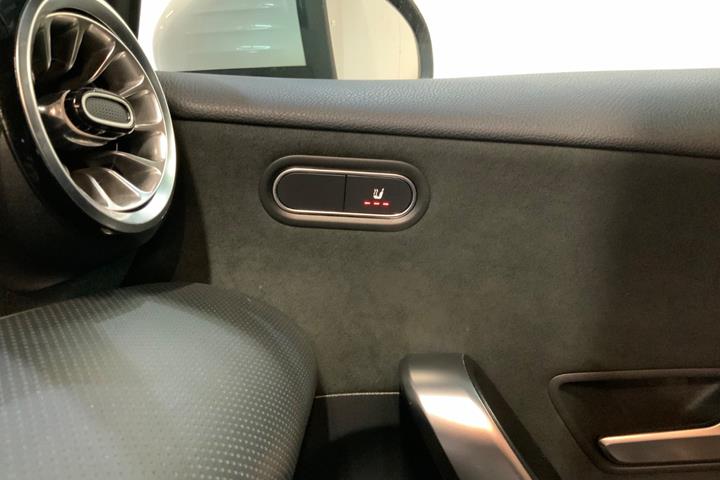 Hvid Mercedes A250 e fra 2021