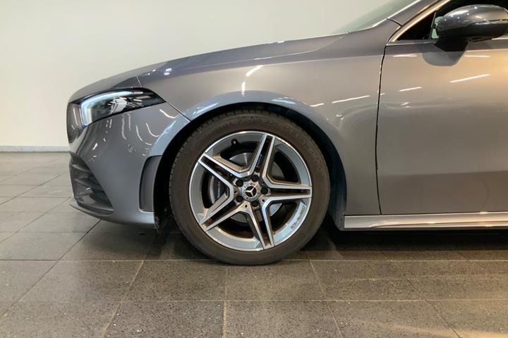 Grå Mercedes A200 fra 2020