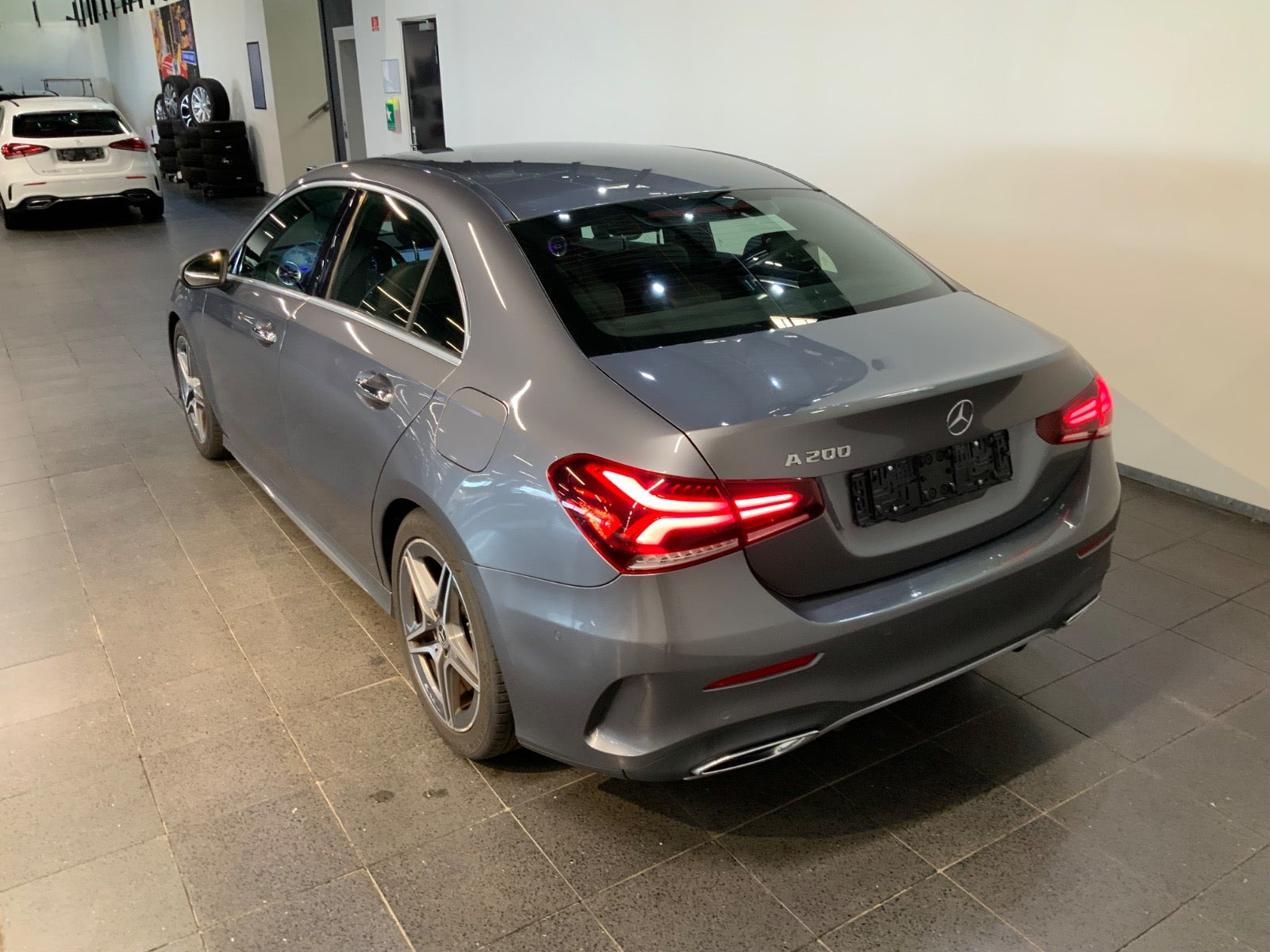 Grå Mercedes A200 fra 2020