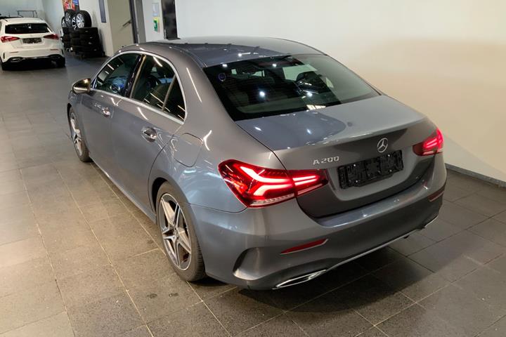 Grå Mercedes A200 fra 2020