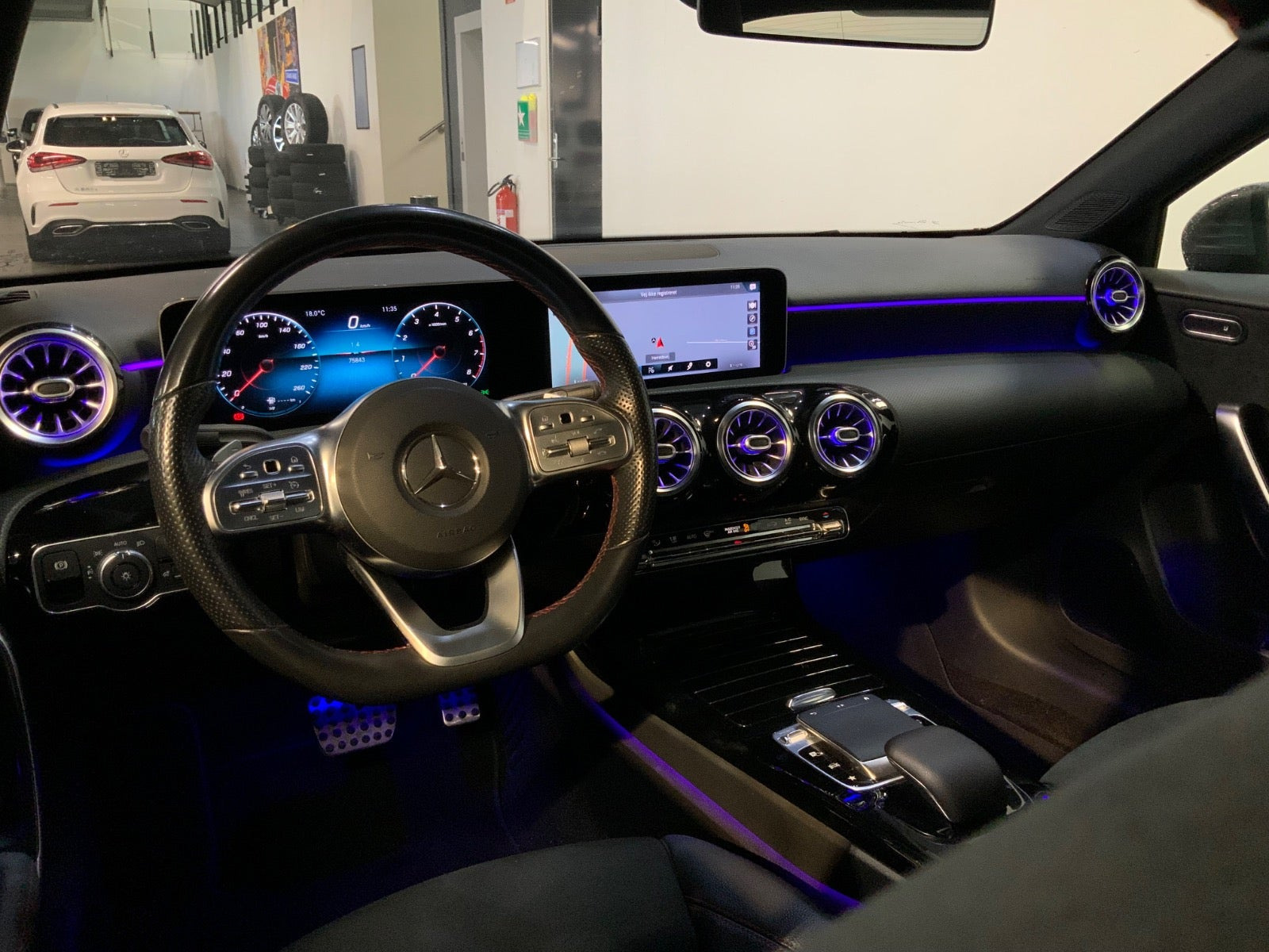 Grå Mercedes A200 fra 2020